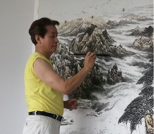吴膺群