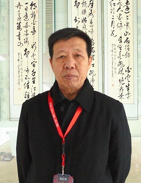 李金卓