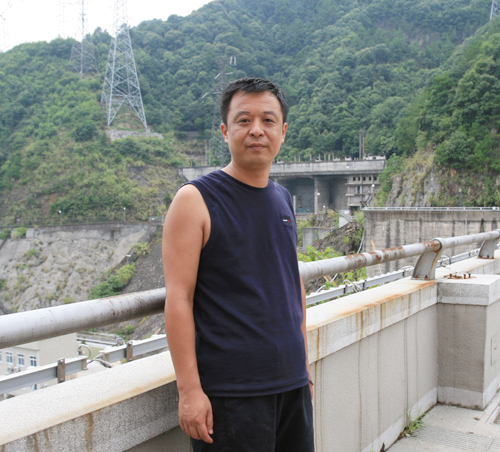 张旭东